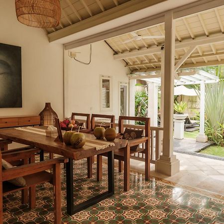 Uma Lima Villa Batu Belig - Close To The Beach Canggu Buitenkant foto