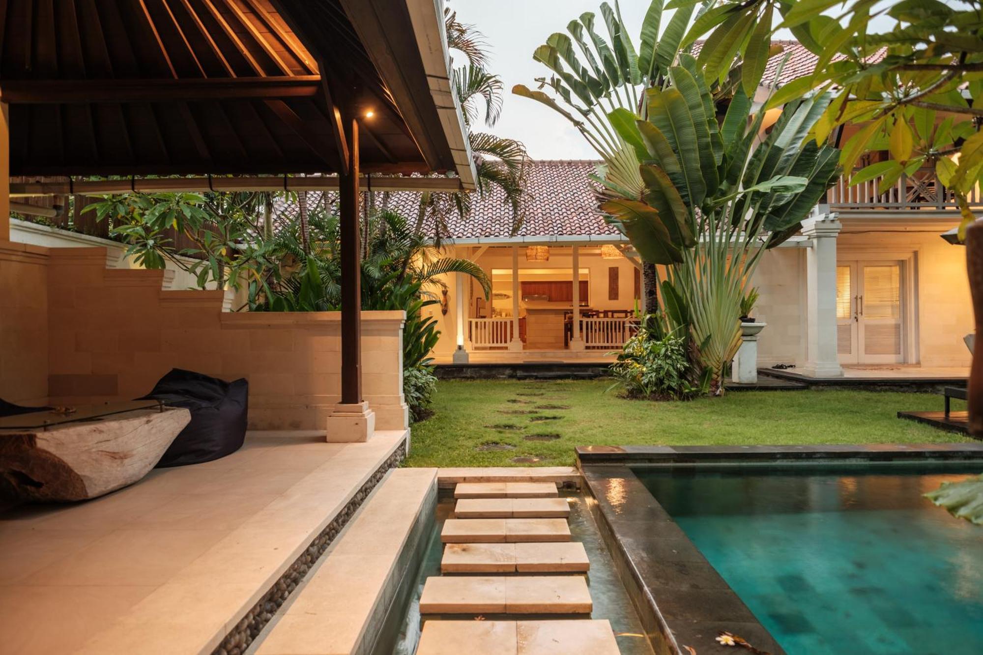 Uma Lima Villa Batu Belig - Close To The Beach Canggu Buitenkant foto