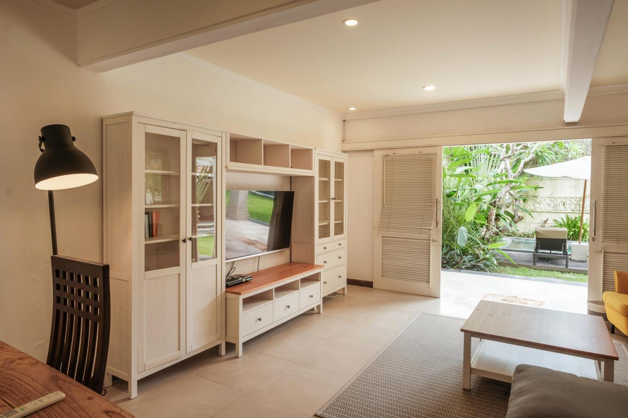 Uma Lima Villa Batu Belig - Close To The Beach Canggu Buitenkant foto