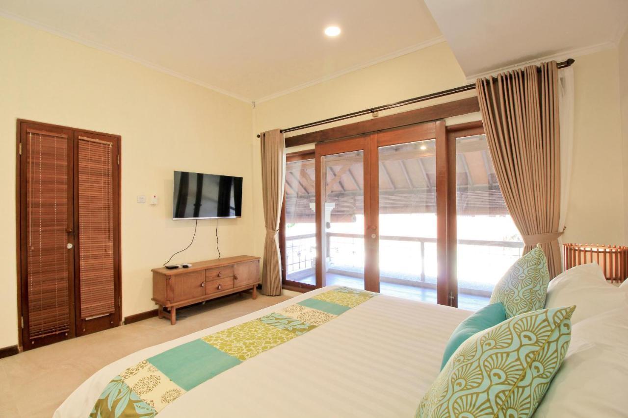 Uma Lima Villa Batu Belig - Close To The Beach Canggu Buitenkant foto